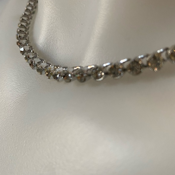 Classy & Beautiful Nine West Diamond like rhinestone choker necklace - Picture 5 of 8